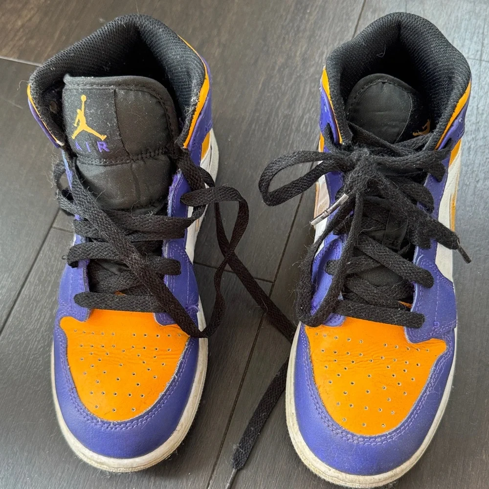 Jordan Kids
Air Jordan 1 Mid "Lakers" sneaker - Picture 5 of 5